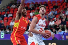 英雄联盟-Karsa迎来五赛季出色发挥，皇家马德里观众热烈欢呼！